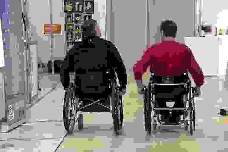 Кабмин упростил порядок оформления выплат по уходу за инвалидами и престарелыми 