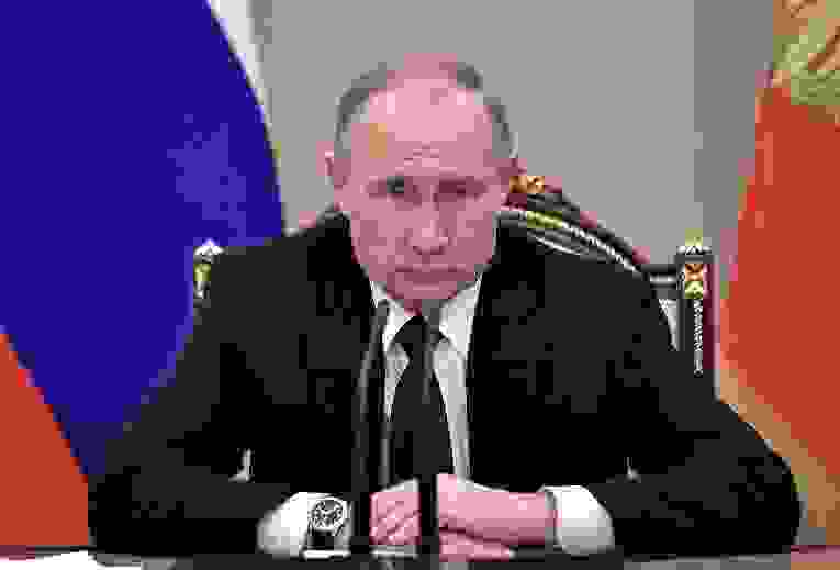 Путин подписал поправки о правовой защите лиц, подпавших под антироссийские санкции 