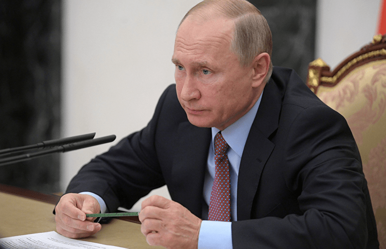 Президент РФ Путин подписал указ о повышении окладов судей 