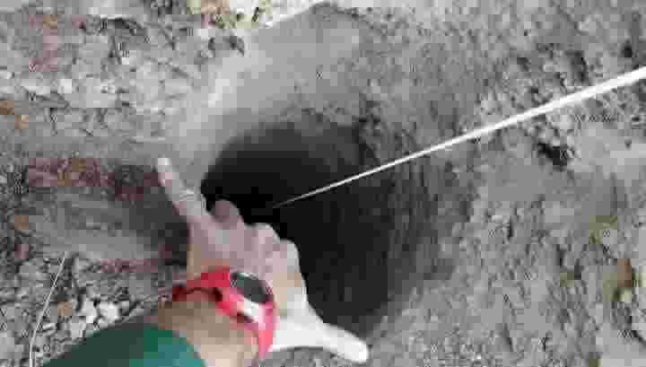 Операция по спасению ребенка в Малаге: спасатели пробурили 45-метровый тоннель, осталось еще 15 метров