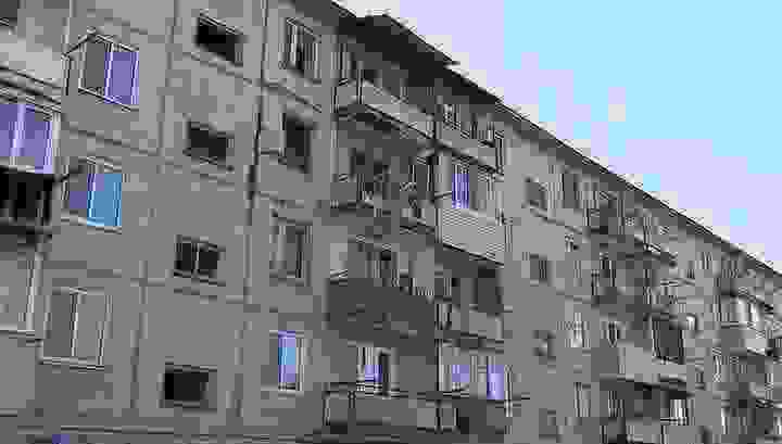 В приморском поселке Новонежино произошло обрушение многоэтажки