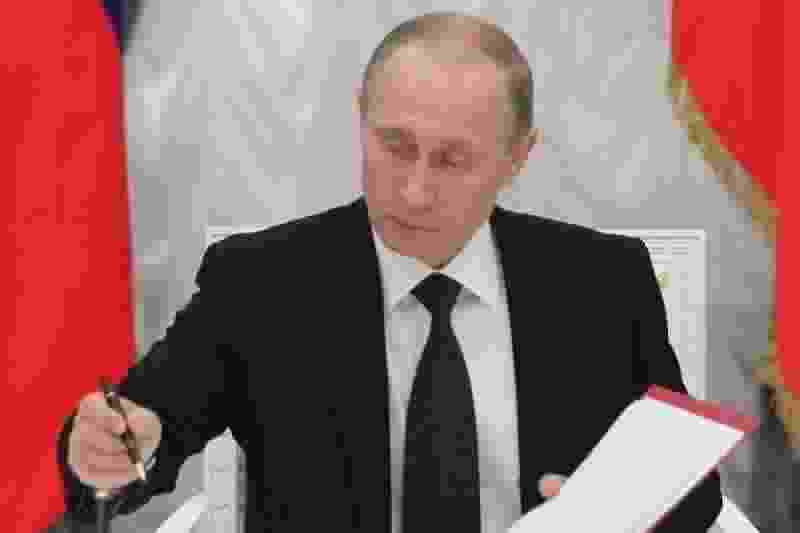 Путин предложил не наказывать тюрьмой за мелкие преступления