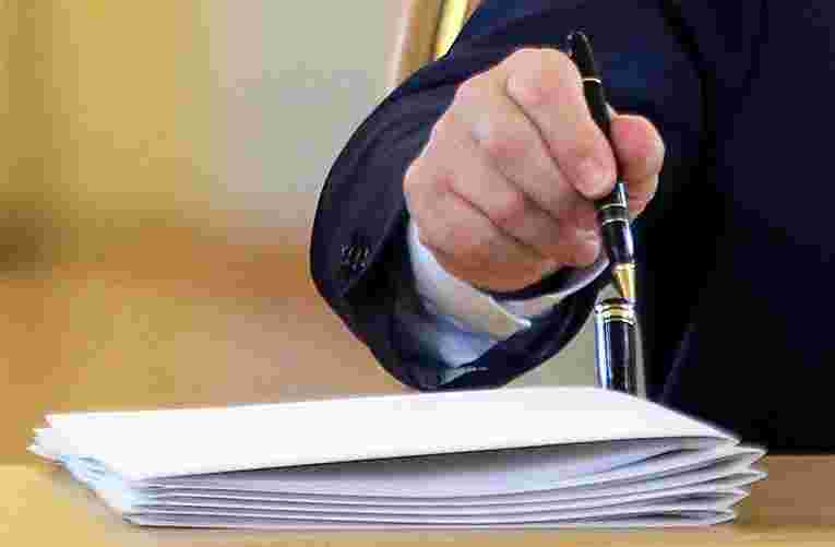 Подписан закон о статусе ветерана для воюющих с 2014 года ополченцев Донбасса 