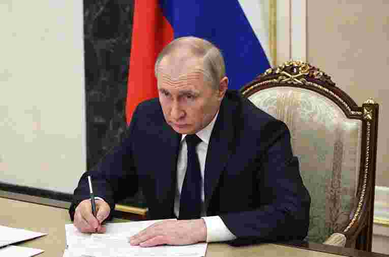 Путин подписал указ о кредитных каникулах для мобилизованных и участников спецоперации 