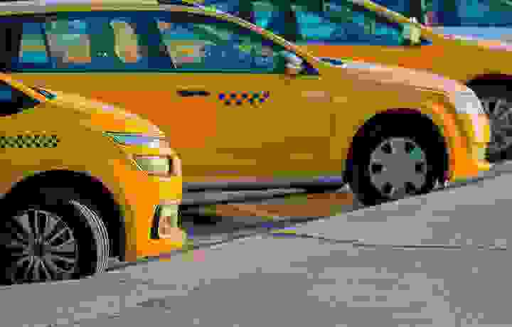 ВС: Лишить разрешения на использование автомобиля в качестве такси можно только его собственника