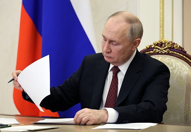 Путин подписал указ о почетном звании работников местного самоуправления 
