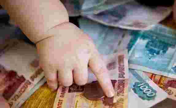 Кабмин РФ утвердил выплаты в 1 млн руб матерям-героиням 
