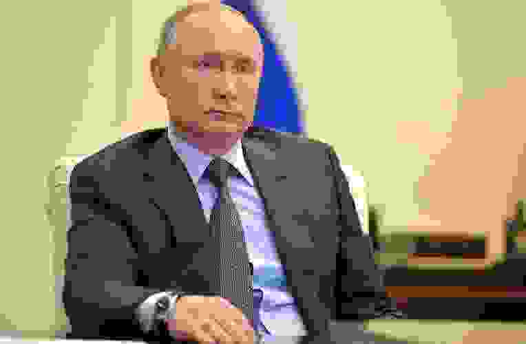 Путин внес в Госдуму законопроект о запрете госслужащим иметь двойное гражданство 