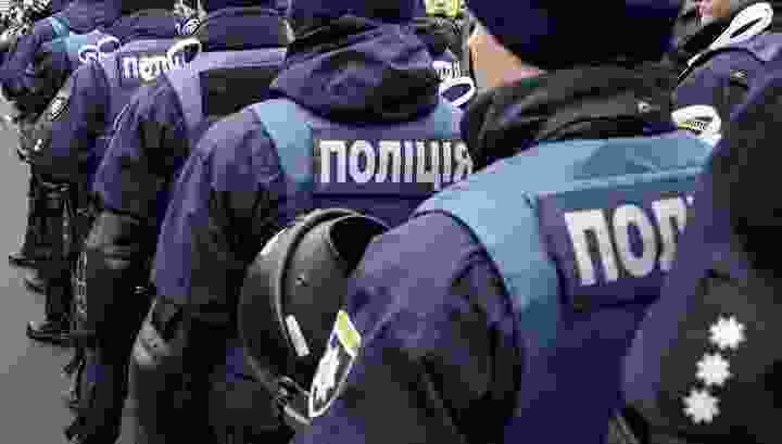 В Киевской области радикалы пытаются отбить у прихожан храм УПЦ