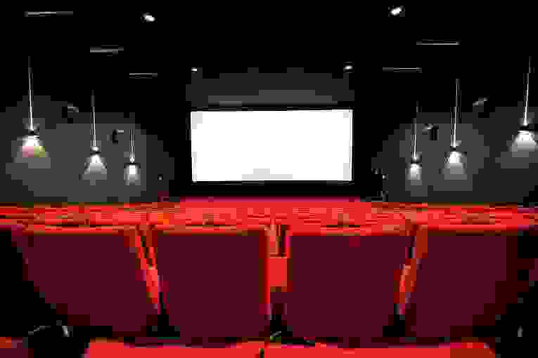 Кабмин обяжет кинотеатры предупреждать зрителей о длительности рекламы 