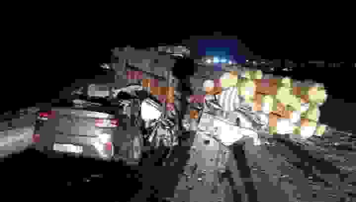 Школьницы и водитель легковушки погибли в столкновении с трактором в Чувашии