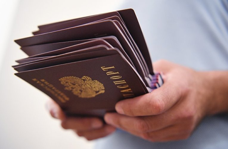 МИД предложил ввести обязательный консульский учет и наказание за сокрытие ВНЖ 