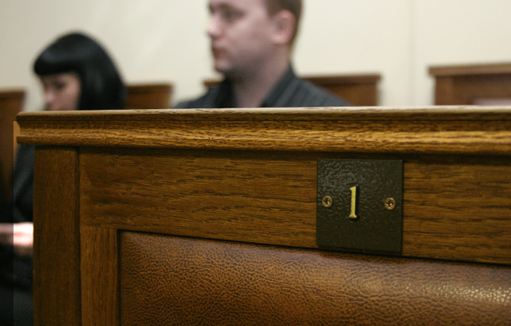 Адвокат добился повторного оправдания присяжными обвиняемого в убийстве бездомного
