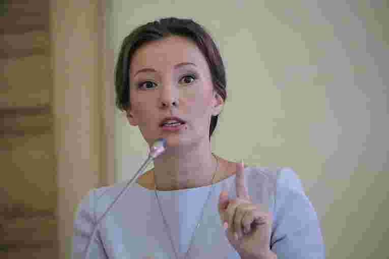 Кузнецова отметила важность законопроекта о сохранении выплат подросткам при устройстве на работу 