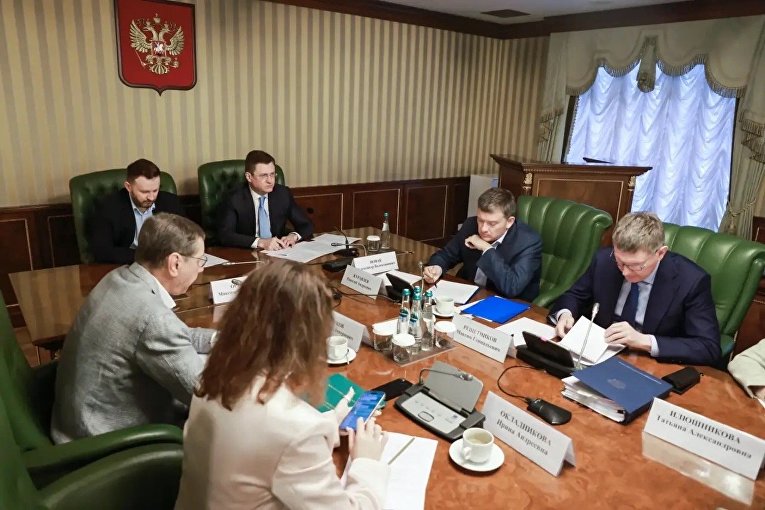 Новак поручил проработать меры поддержки пострадавшим от атак на склады