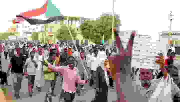 В Судане во время демонстрации снайперы застрелили пятерых человек
